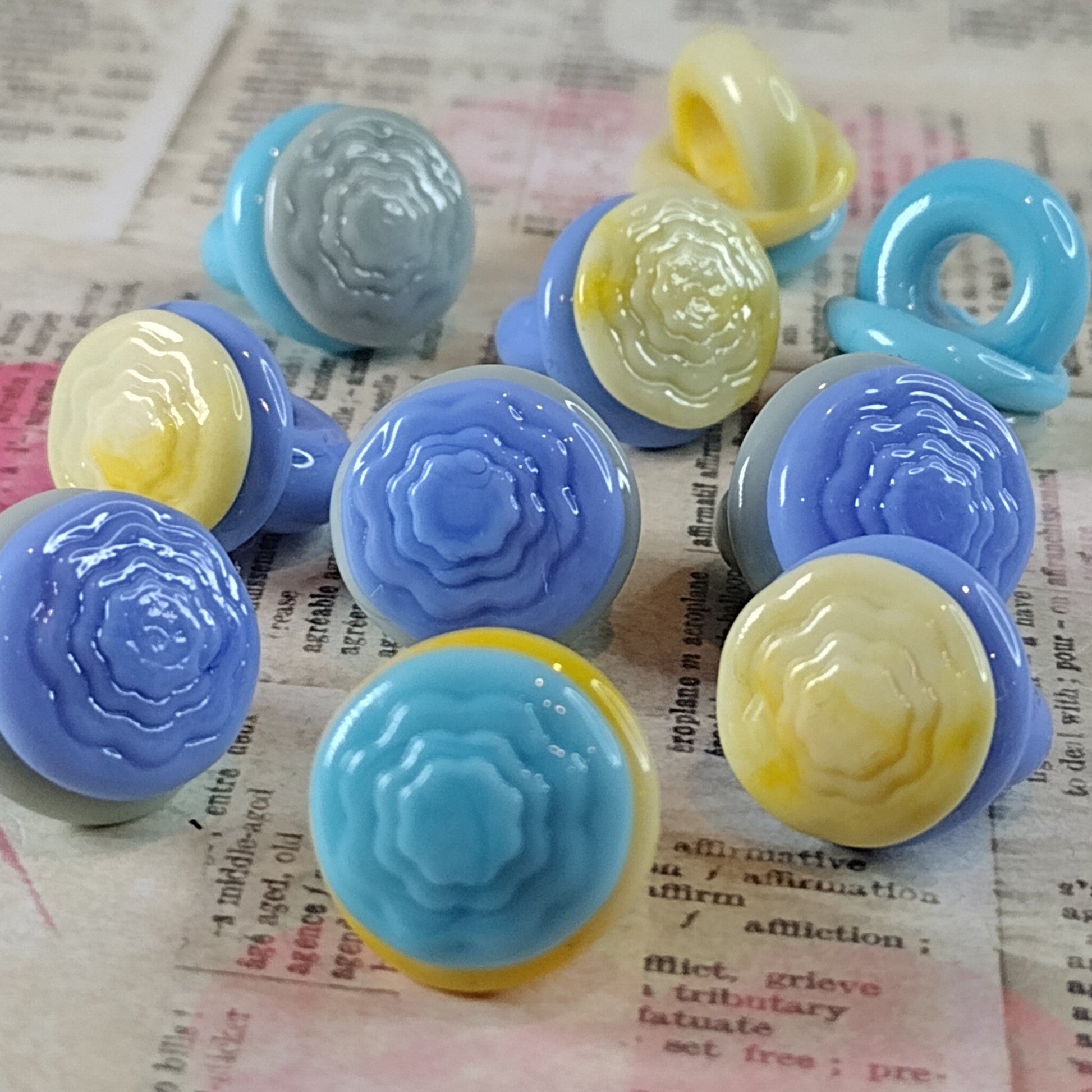 Stepped flower brass texture plate - Jolene Beads - lampwork beads & jewellery